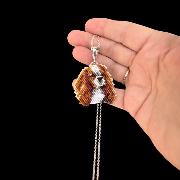 Hand Crafted Beaded St. Charles Cavalier pendant on chain - Picture 4 of 4